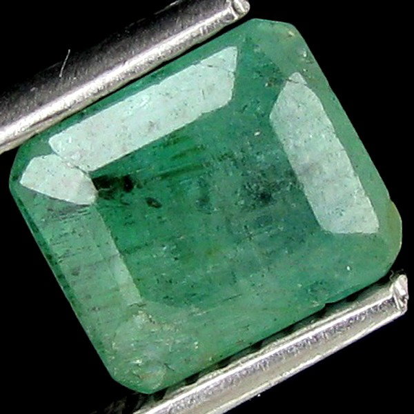 2.01ct Glittering Natural Colombia Green Emerald: Excellent specimen; well cut & colored; with treatment