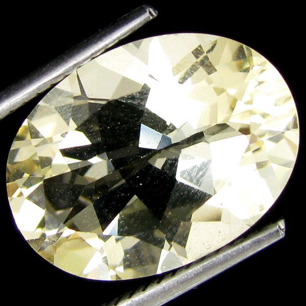 6.40ct Yellow Andesine Labradorite Oval: Excellent specimen; well cut & colored; with treatment