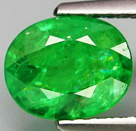 1.78ct Colombian Emerald Muzo Mine: Excellent piece; well cut and colored; with treatment