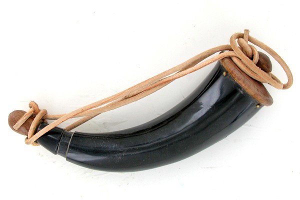 US West Indian Buffalo Polished Powder Horn: Excellent Piece; 8"
