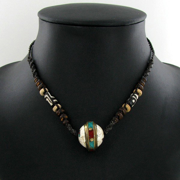 Tibet Shell Agate Bead Choker Necklace: Well made piece