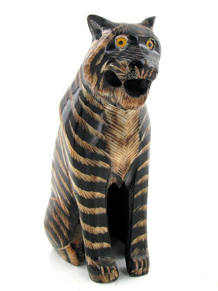 Water Buffalo Horn Scrimshaw Tiger: Excellent piece; finely carved Thai WATERBUFFSCRIM in tiger image on water buffalo horn; 5"