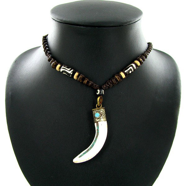 Tibet Shell Nickel Horn Pendant Choker Necklace: Excellent hand carved piece