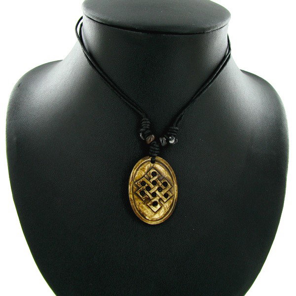 Tibet Handfcarved Bone Pendant Choker Necklace: Excellent hand carved piece