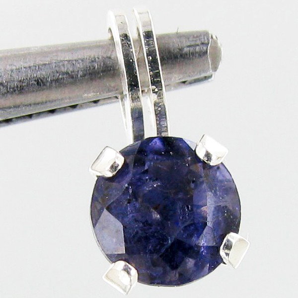 1.46twc Iolite Sterling Pendant: Nicely carfted piece