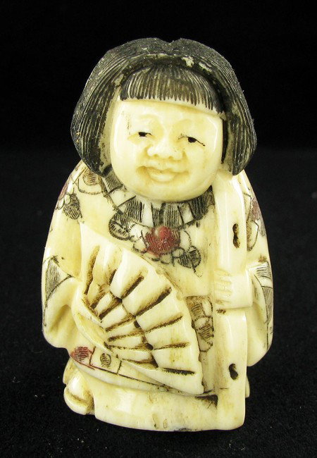 Chinese Handcarved Bone Netsuke: Excellent handcarved piece; 2"