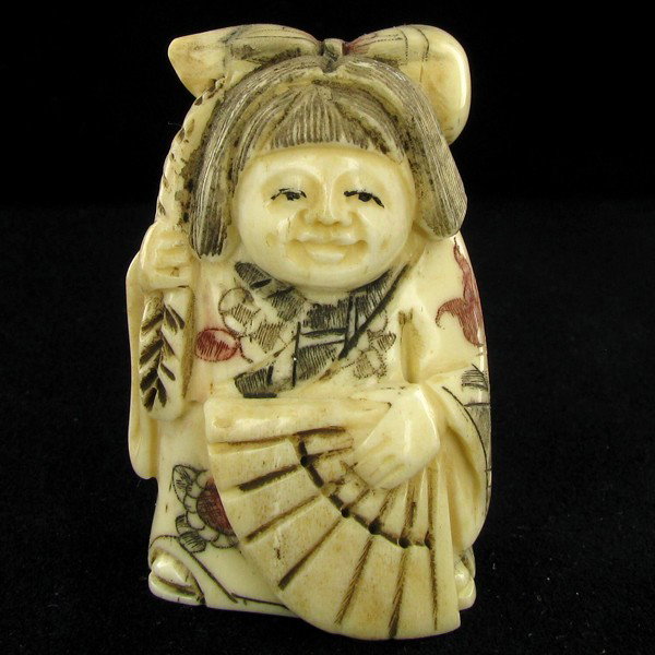 Handcarved Bone Chinese Netsuke: Excellent handcarved piece; 2"