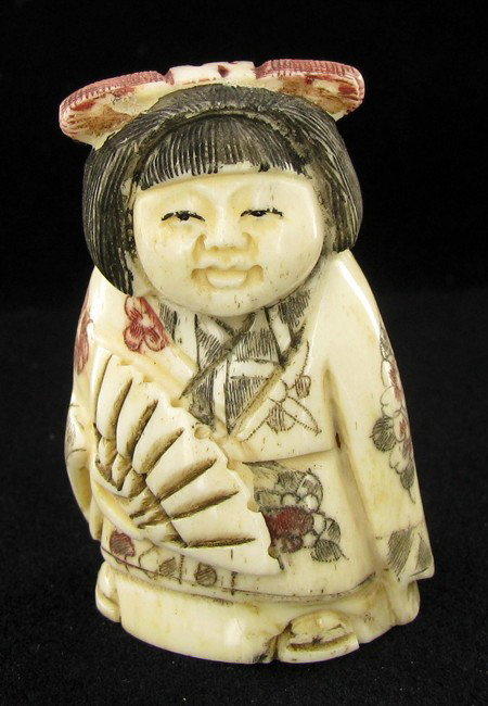 Chinese Handcarved Bone Netsuke: Excellent handcarved piece; 2"