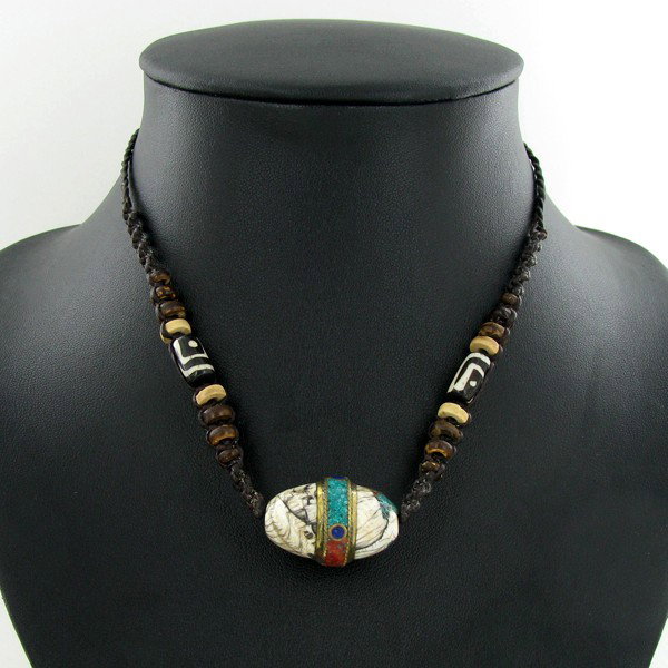 Tibet Shell Agate Bead Choker Necklace EST: $45 - : Well made piece