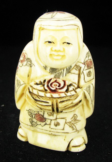 Chinese Handcarved Bone Netsuke EST: $45 - $90 (: Excellent handcarved piece; 2"
