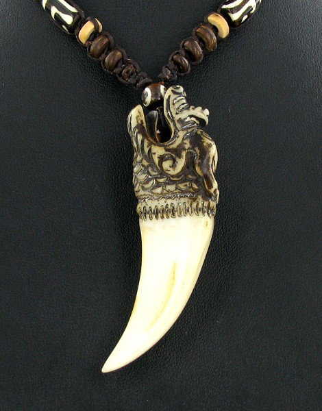 Tibet Bone Agate Bead Choker Necklace EST: $75 - $: Well made piece