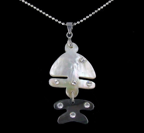 18k WG Plated Mother of Pearl Anchor Necklace ES: Excellent well crafted piece