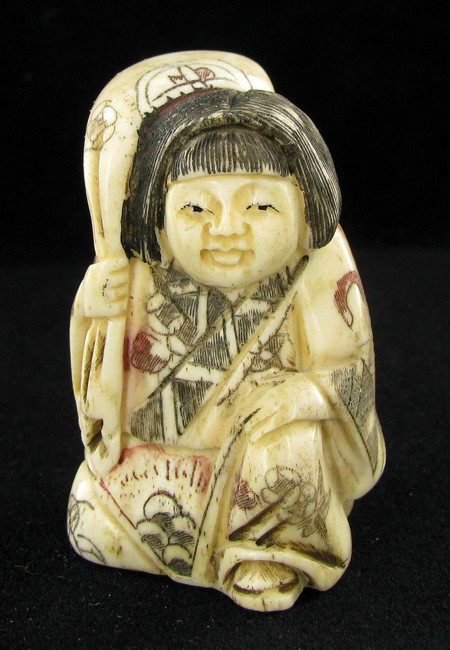 Chinese Handcarved Bone Netsuke: Excellent handcarved piece; 2"