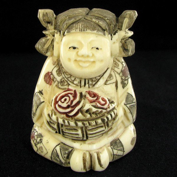 Handcarved Bone Chinese Netsuke: Excellent handcarved piece; 2"