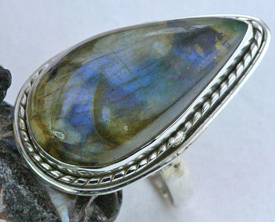 43twc Labradorite Sterling Ring: Excellent WELL-CRAFTED PIECE
