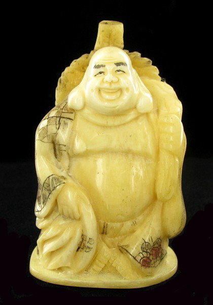 Chinese Handcarved Bone Netsuke EST: $105 - $210 : Excellent handcarved piece; 2.5"