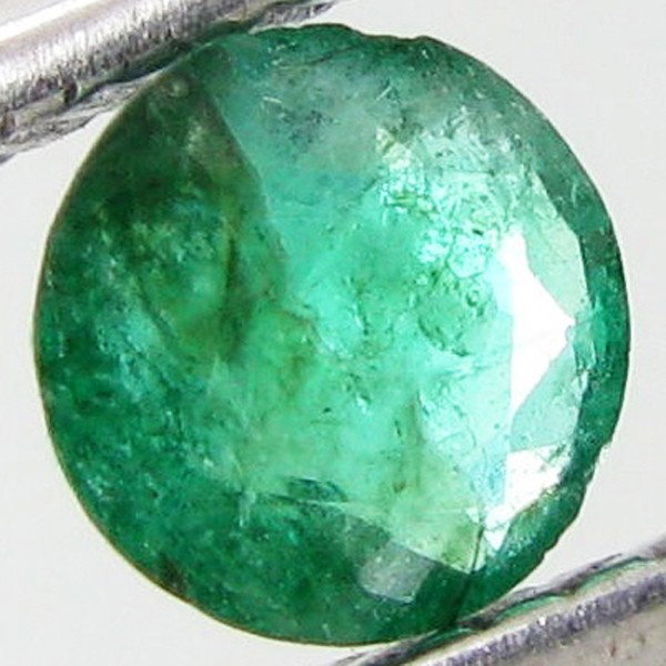 0.45ct Colombian Emerald Round: Excellent piece; well cut & colored; with treatment