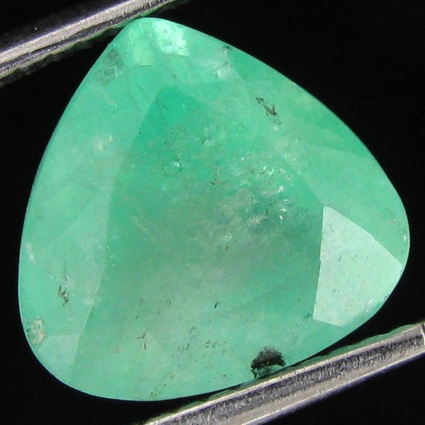 3.47ct Mint Green Colombian Emerald Vibrant: Excellent piece; well cut & colored; with treatment