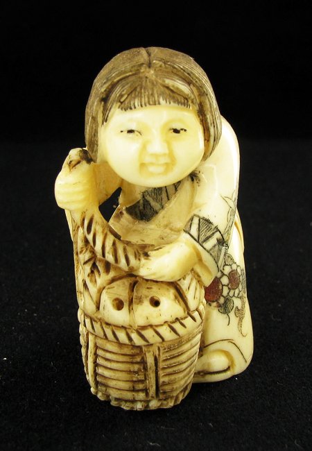 Chinese Handcarved Bone Netsuke EST: $45 - $90 (CL: Excellent handcarved piece; 2"