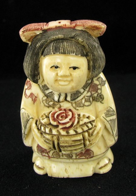 Chinese Handcarved Bone Netsuke: Excellent handcarved piece; 2"