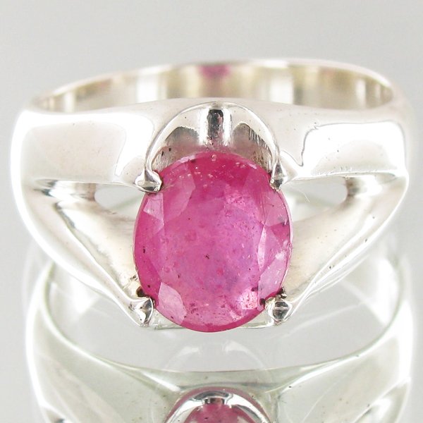 41.4twc Ruby Sterling Ring: Well crafted piece; stone with customary treatment
