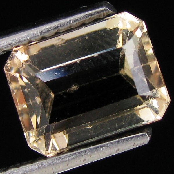 2.25ct Clear Champagne Oregon Sunstone Octagon: Excellent hi grade piece; well cut & colored; with treatment