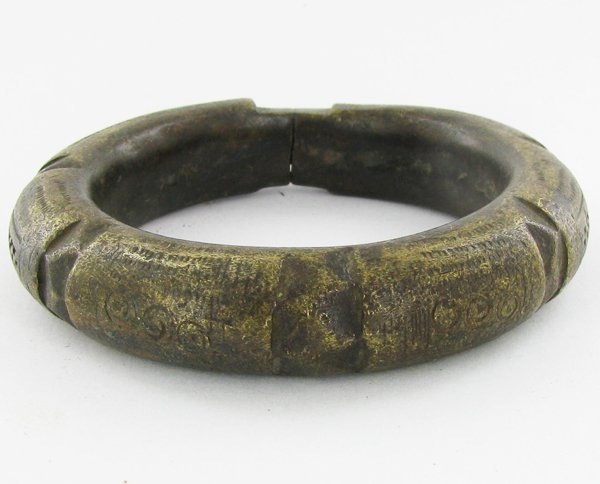 1680ct Antique African Tribal HEAVY Bronze Cuff Bracele: Rare one of a kind hand made tribal piece