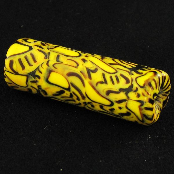 58ct Golden Triangle Nomadic Tribe Glass Pendant Bead: Well crafted piece