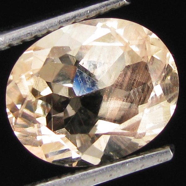 1.45ct Clear Champagne Oregon Sunstone Oval: Excellent hi grade piece; well cut & colored; with treatment