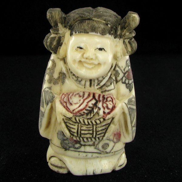 Handcarved Bone Chinese Netsuke: Excellent handcarved piece; 2"