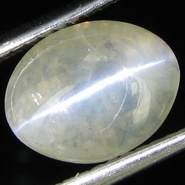 2.77ct Strong Pattern Translucent Chrysoberyl Cat'S Eye: Excellent piece; well cut & colored; with treatment
