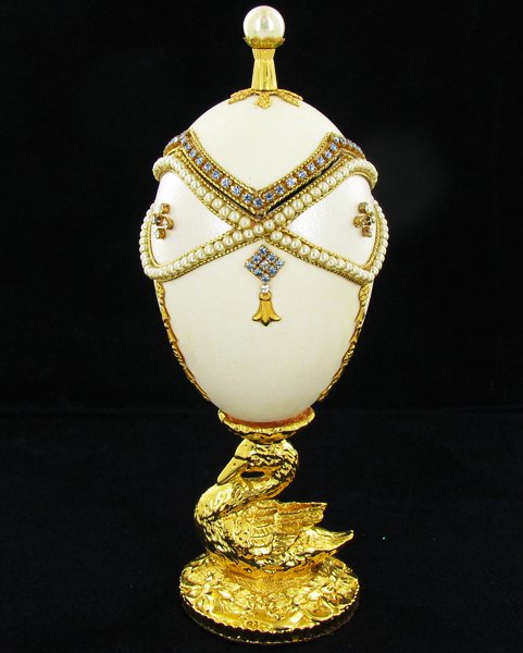 Fabrege Style Decorative Egg Ring Box: Well crafted; 6"