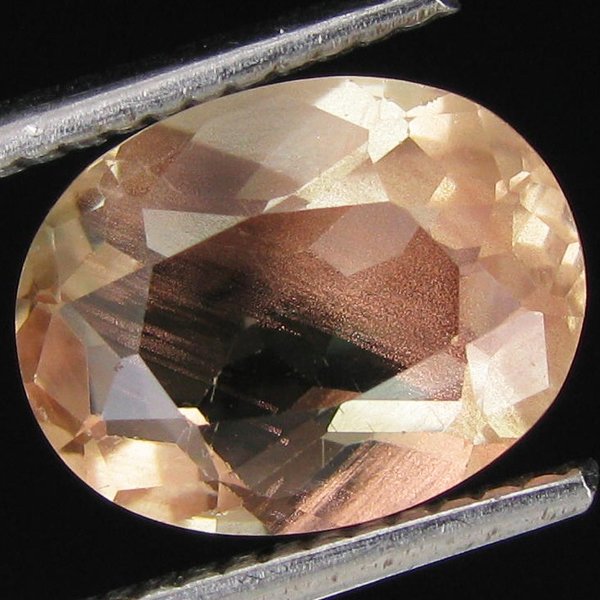 2.65ct Clear Champagne Oregon Sunstone Oval: Excellent hi grade piece; well cut & colored; with treatment