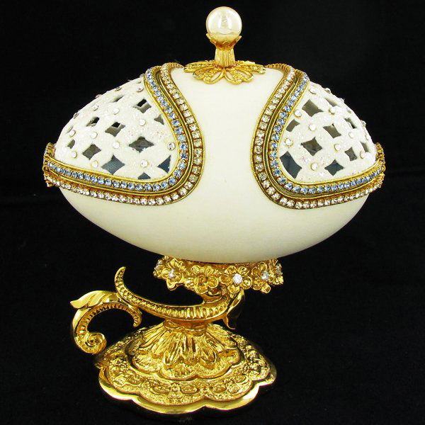 Fabrege Style Decorative Egg Ring Box: Well crafted; 5"