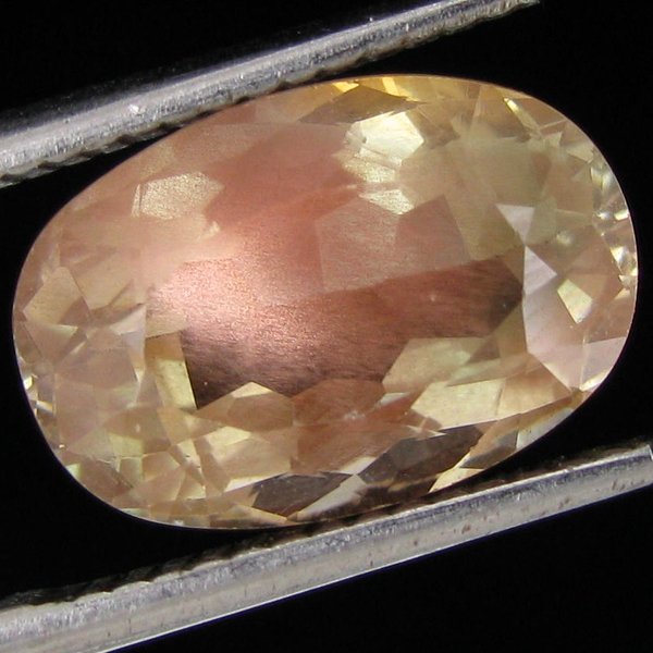 4.15ct Clear Champagne Oregon Sunstone Oval: Excellent hi grade piece; well cut & colored; with treatment