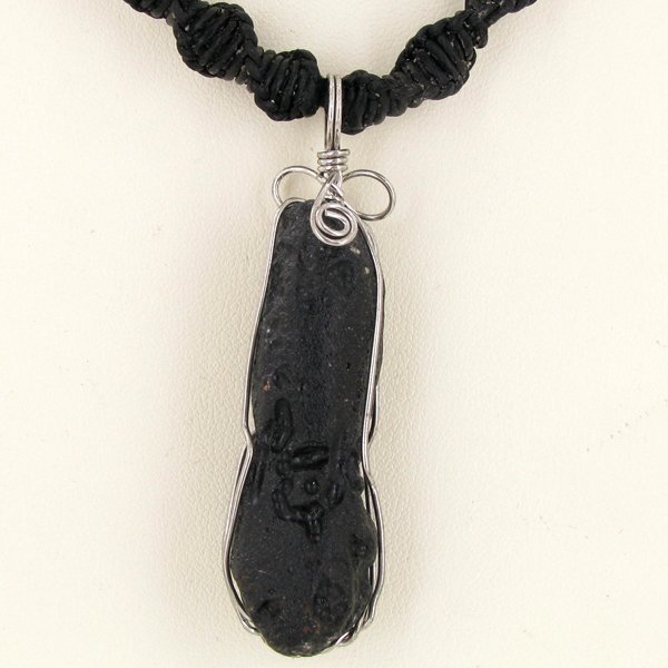 80ct Tektite Pendant Choker Necklace: Well crafted meteor strike piece