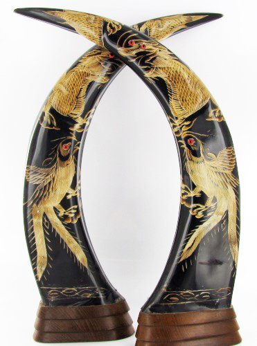 Scarce Scrimshaw Water Buffalo Horn Pair: Excellent scrimshaw pair; 21" each over $450 retail