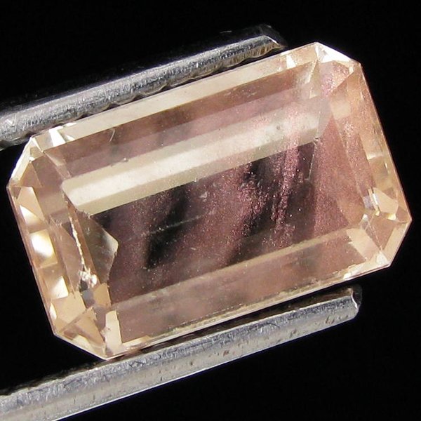 4.15ct Clear Champagne Oregon Sunstone Octagon: Excellent hi grade piece; well cut & colored; with treatment