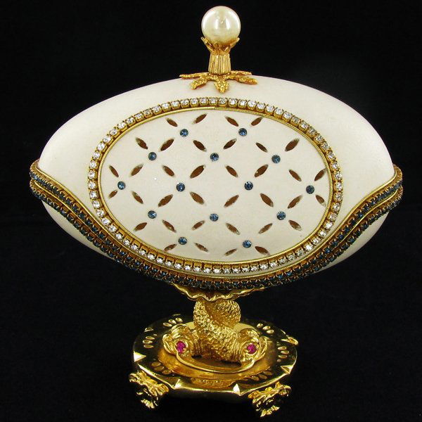 Fabrege Style Decorative Egg Ring Box: Well crafted; 5"