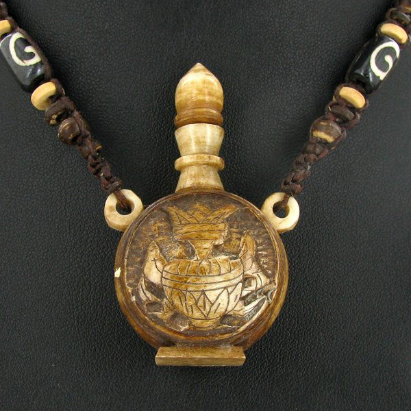 Tibet Bone Snuff Bottle Pendant Necklace