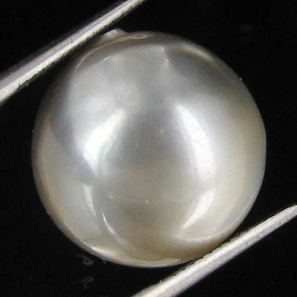 22.1ct Tahitian Baroque Pearl: Baroque shaped; drilled and ready for one-of-a-kind pendant