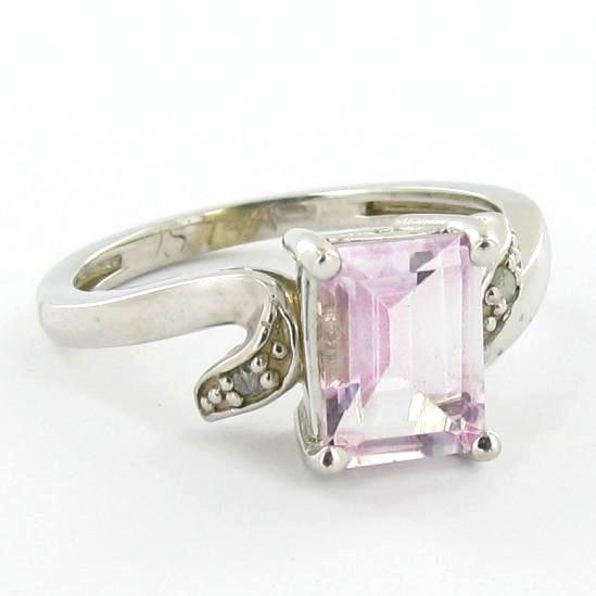 17.5twc Iolite 14k White Gold Ring: Nice workmanship