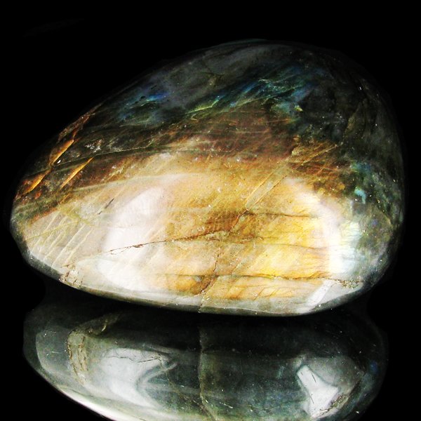 460ct Large Polished Rainbow Labradorite Cabochon: Excellent natural polished specimen