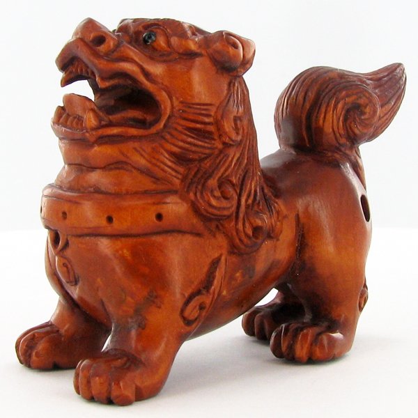 Handcarved Japenese Boxwood Netsuke: Excellent handcarved piece with lots of detail 2"