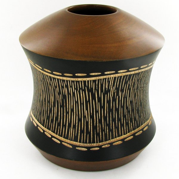Handcarved Mango Vase: Excellent handcrafted piece; 6"