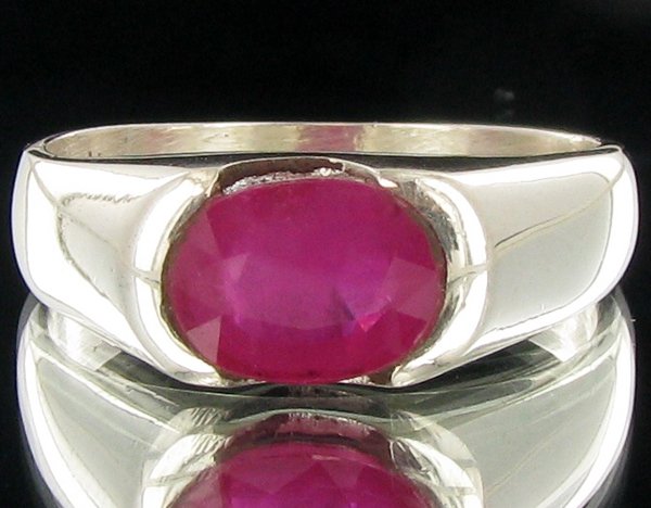 23.95twc Madagascar Ruby Sterling Ring: Well crafted piece; stone with customary treatment