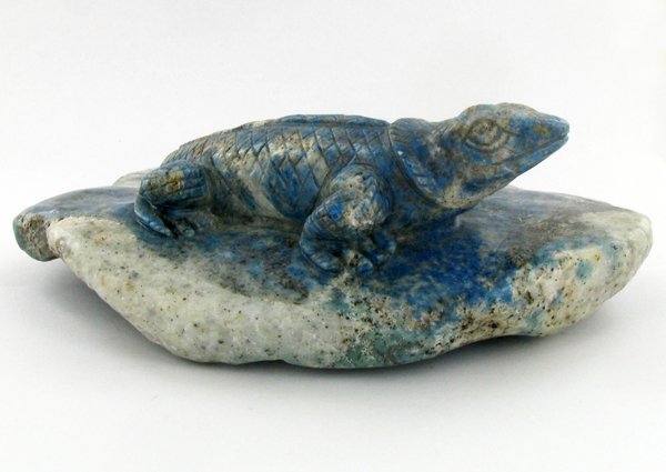 Handcarved Lapis Lizard: Excellent handcrafted piece; 1159g 5"