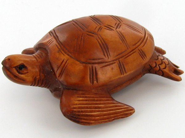 Handcarved Japenese Boxwood Netsuke: Excellent handcarved piece with lots of detail 2"