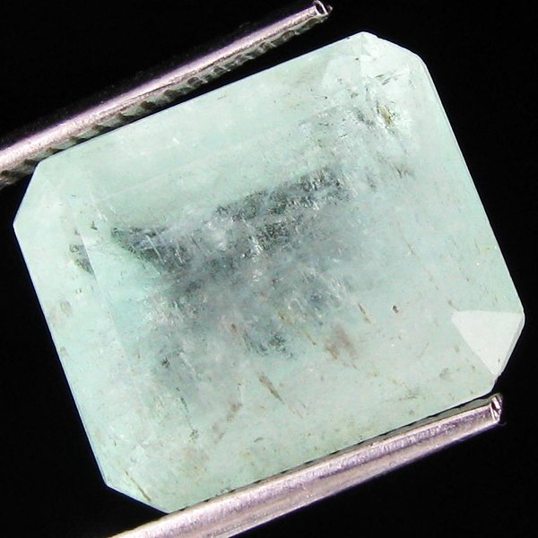 9.89ct Colombian Emerald Mint Green: Excellent piece; well cut and colored; with treatment