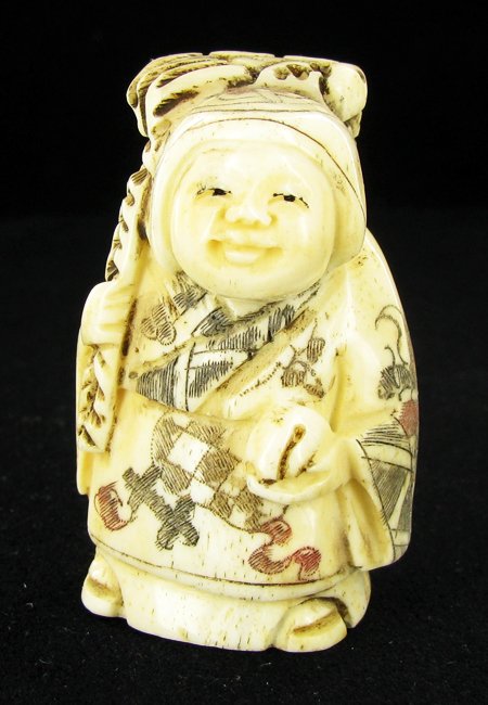 Chinese Handcarved Bone Netsuke: Excellent handcarved piece; 2"